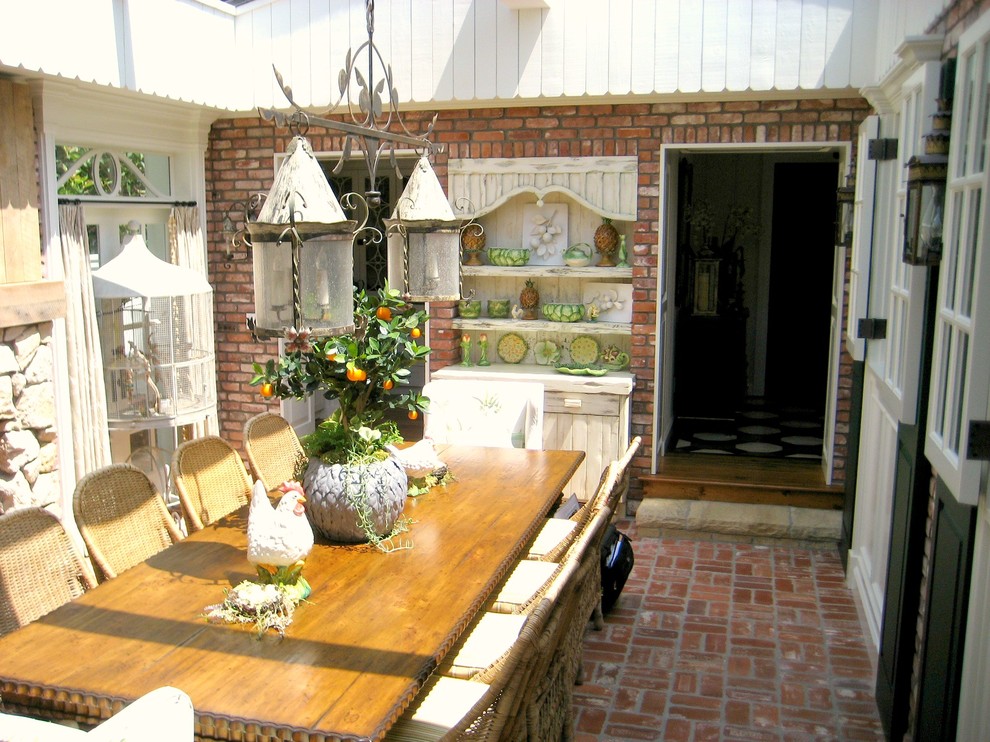 Photo of a farmhouse patio in Orange County.