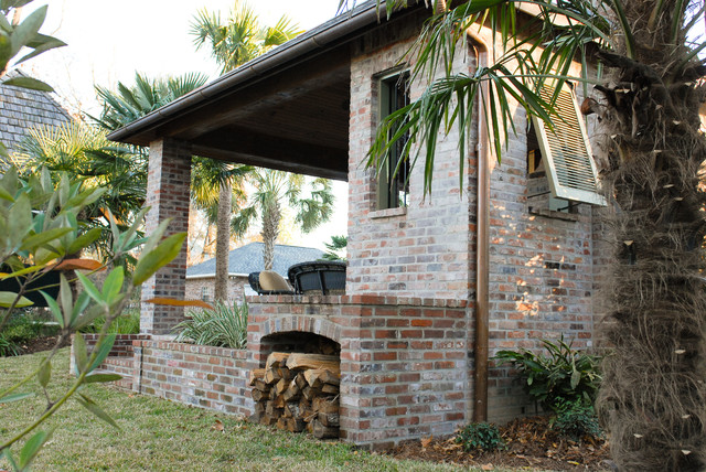 Lake at White Oak Outdoor Kitchen - Mediterráneo - Patio - Nueva