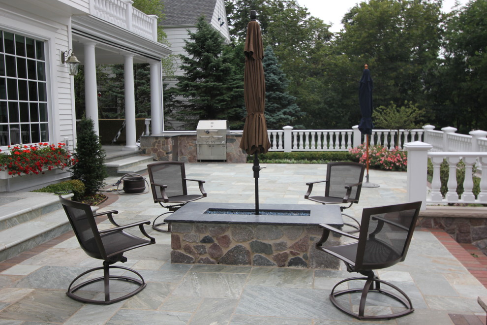 Lake Geneva, WI Outdoor Kitchen and Fire Pit Traditional Patio
