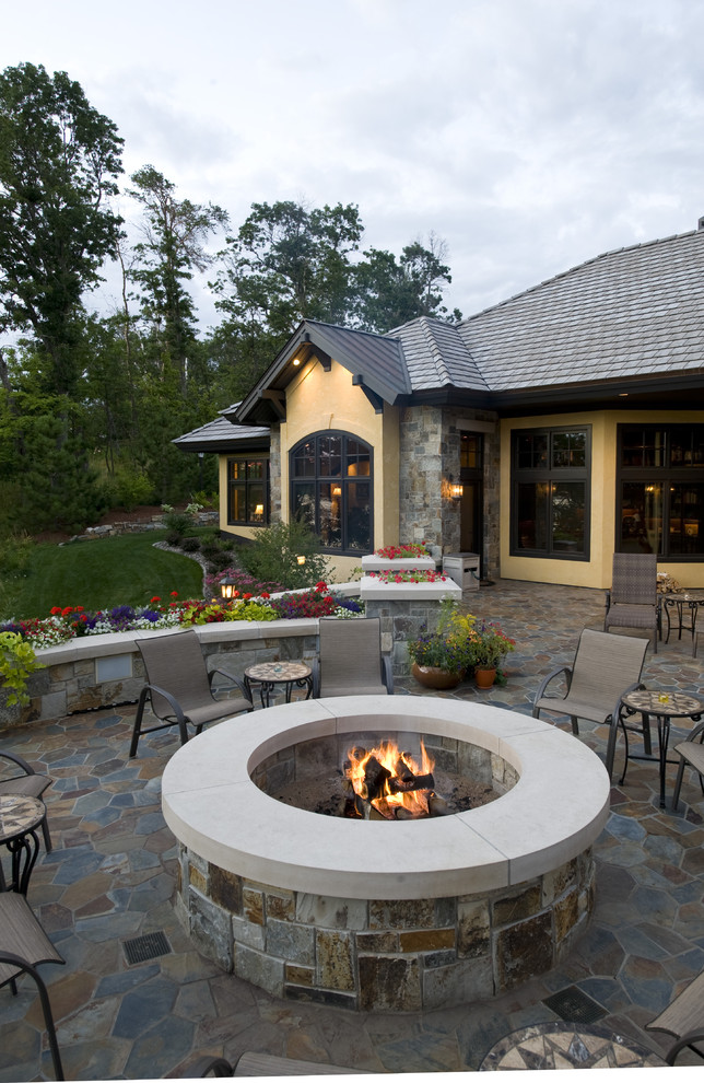 Inspiration for a timeless patio remodel in Minneapolis
