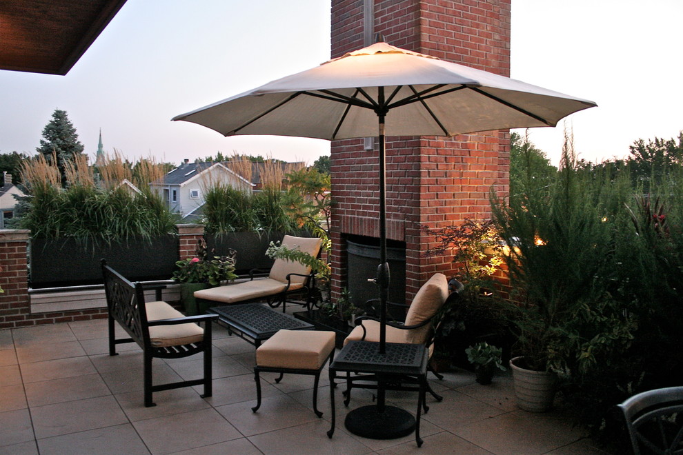 Lakeview Terrace Modern Patio Chicago by Chicago Specialty