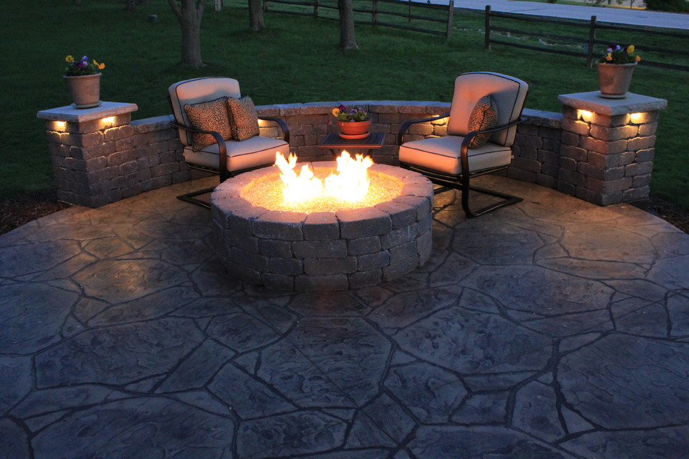 Example of a trendy patio design in Kansas City