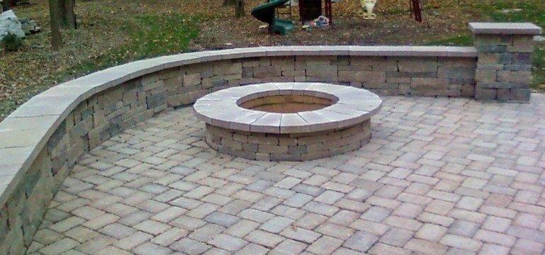 Design ideas for a traditional patio in Other.