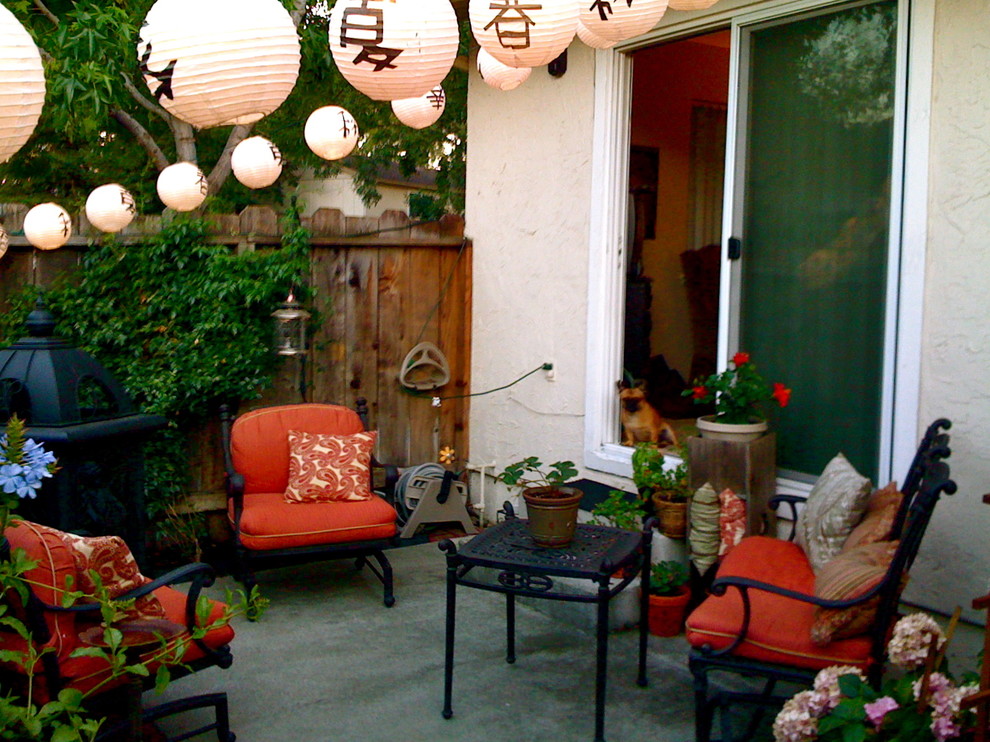 Design ideas for an eclectic patio in San Francisco.