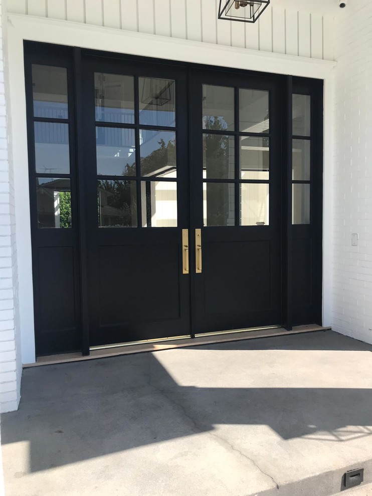 Los Angeles, CA Modern Patio Los Angeles by Edgard Windows and