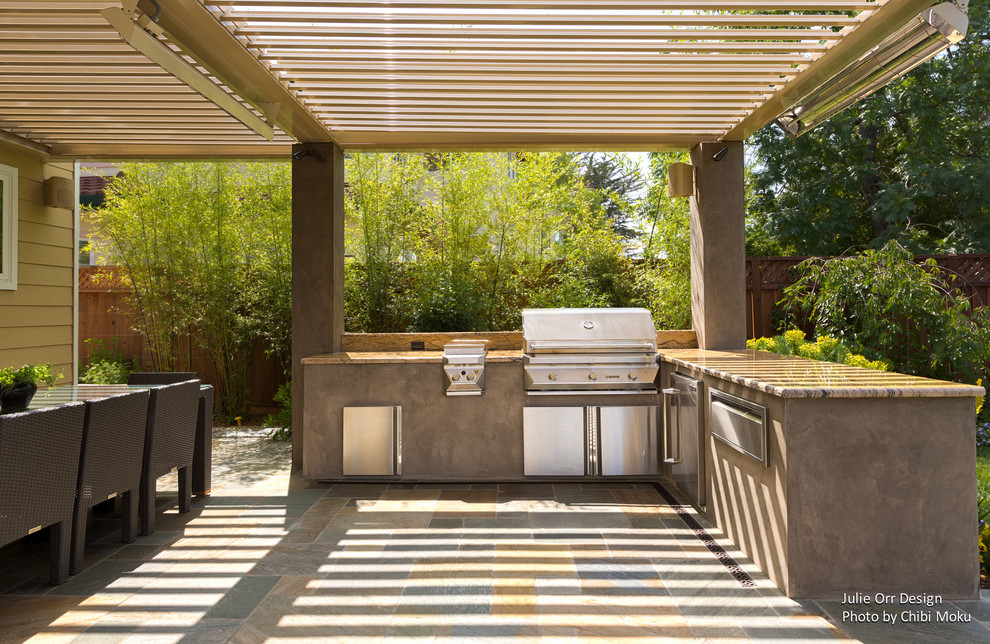 Louvered Pergola and Outdoor Kitchen in Palo Alto Contemporain
