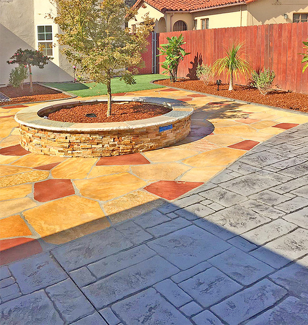 LowMaintenance LandscapeFlagstone Patio & Droughttolerant Plants Transitional Patio