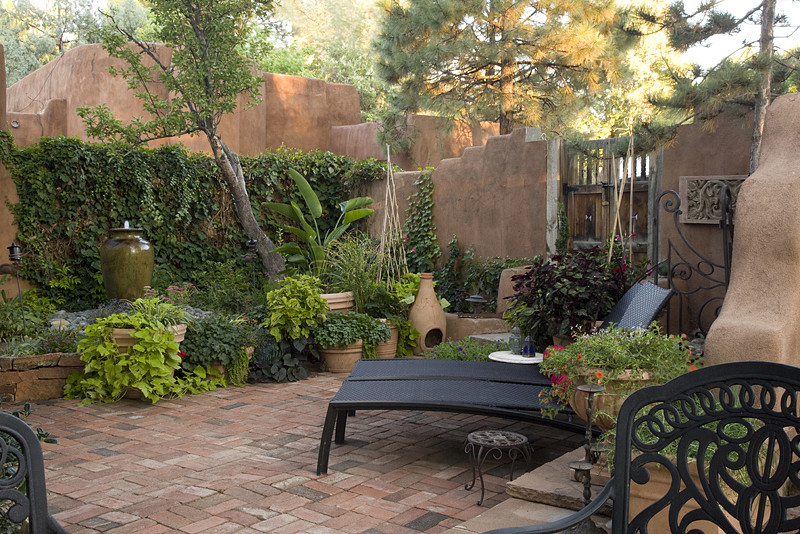 Inspiration for a mediterranean patio in Albuquerque.