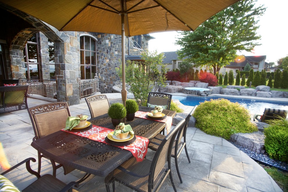 Luxury Waterfront Renovation, Windsor, ON Traditional Patio