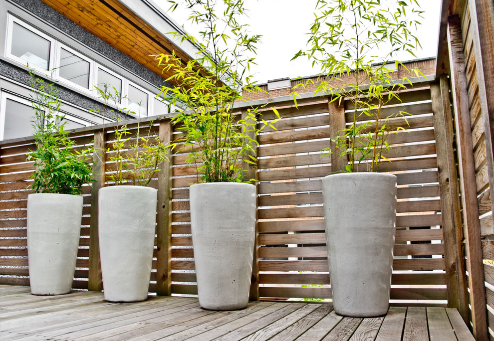 Photo of a modern patio in Vancouver.