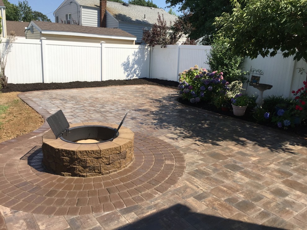 Massapequa Park, NY 11762 Cambridge Ledgestone Riverbed Blend Paver