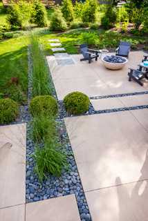 Mid century Vibe Concrete Patio - Bayside - Minimalistisch - Patio