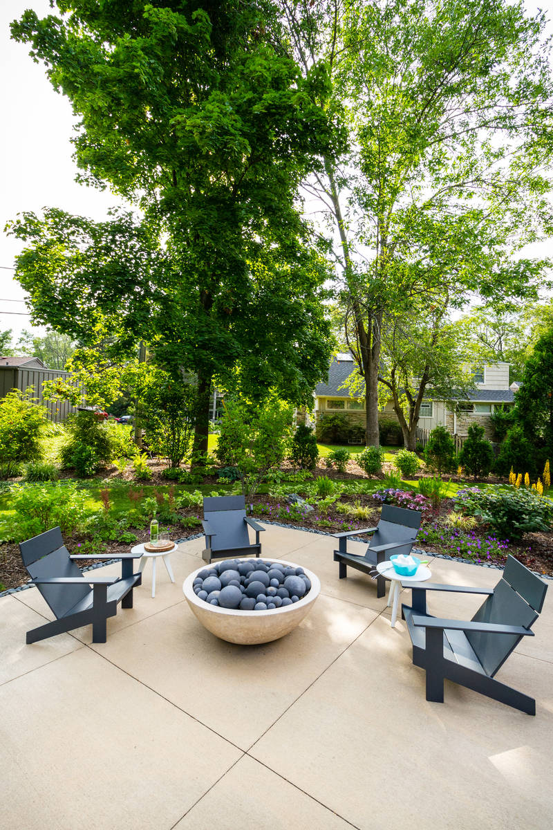 Mid-Century Vibe Fire Pit Patio - Bayside - Contemporary - Patio -  Milwaukee - by Ginkgo Leaf Studio | Houzz