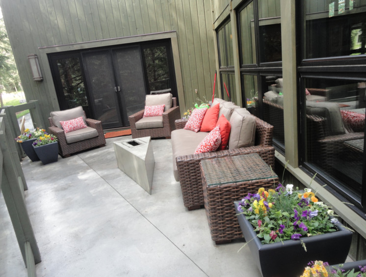 This is an example of a modern patio in Calgary.