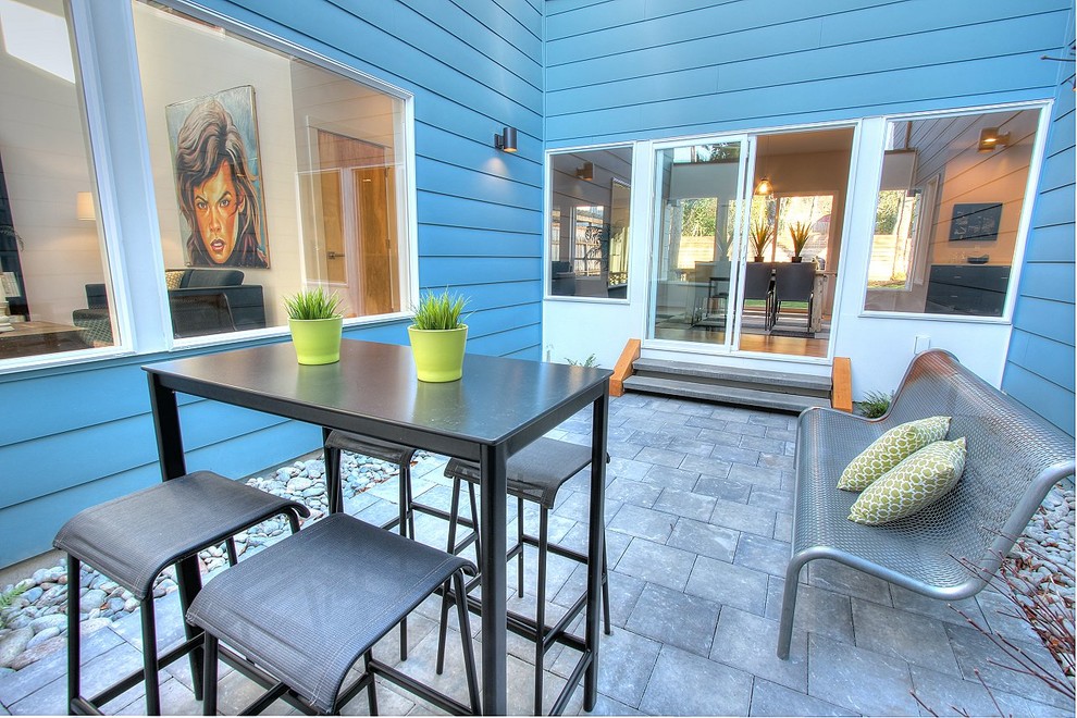 Example of a trendy patio design in Seattle