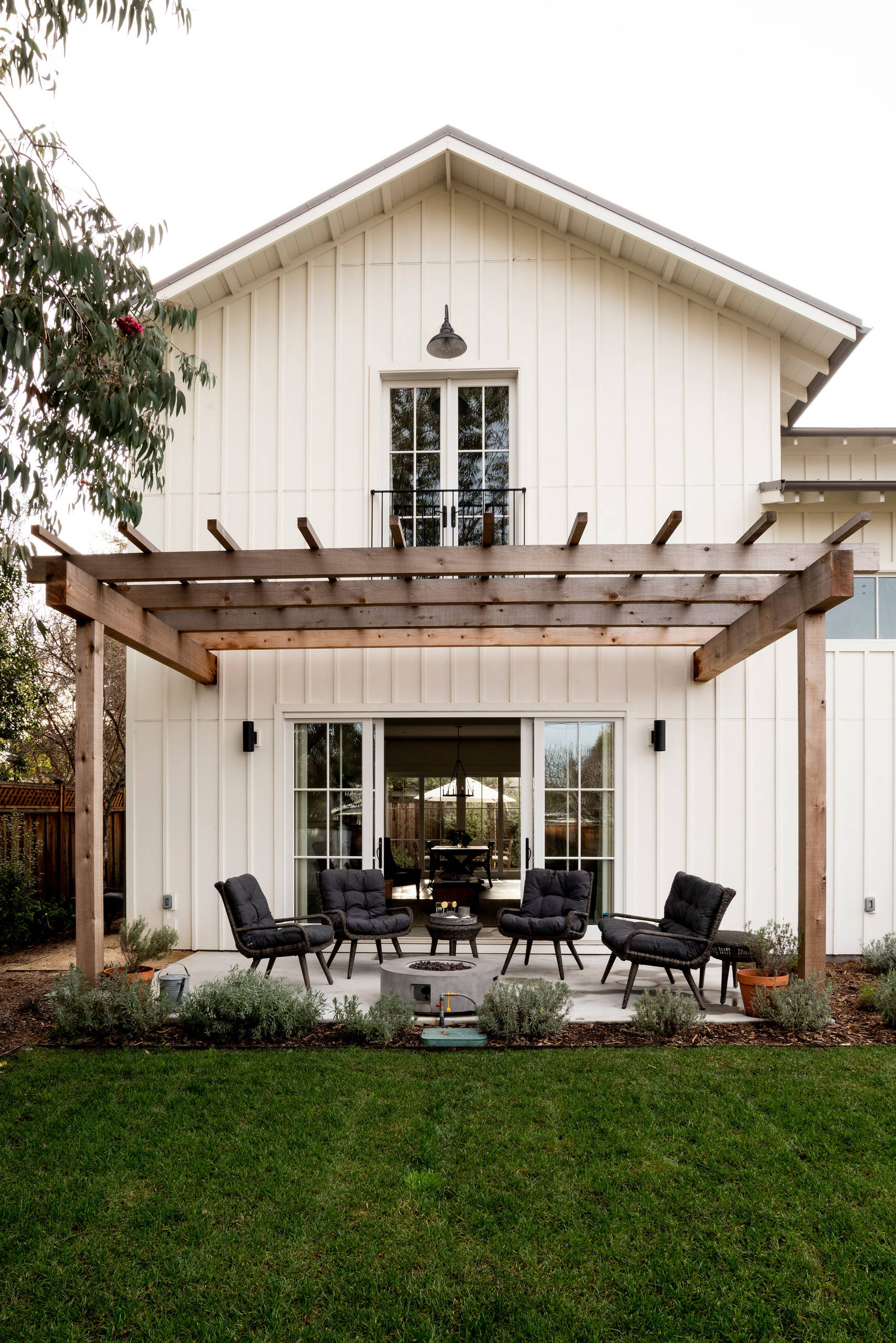 75 Mid-Sized Patio Ideas You'll Love - June, 2022 | Houzz