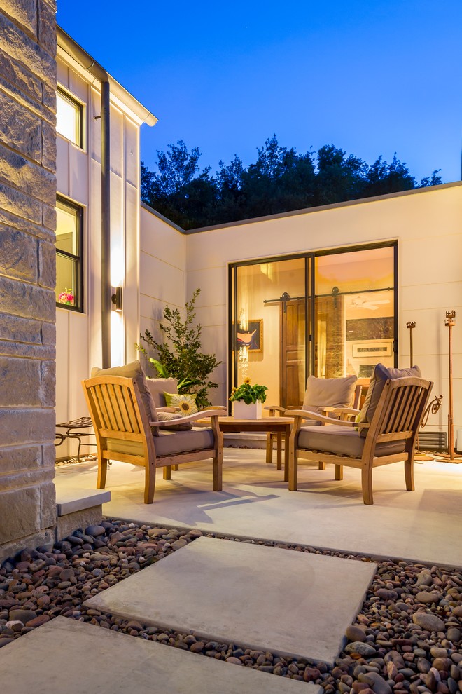 Modern Farmhouse Evening Courtyard - Farmhouse - Patio - Dallas - by