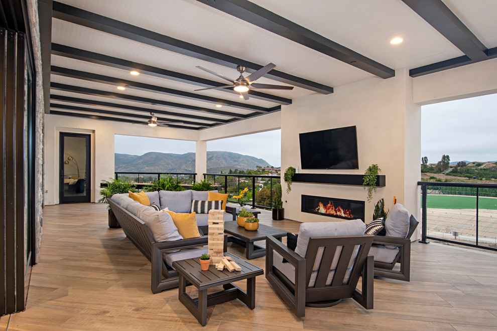 Modern Farmhouse Farmhouse Patio San Diego by McCullough Design