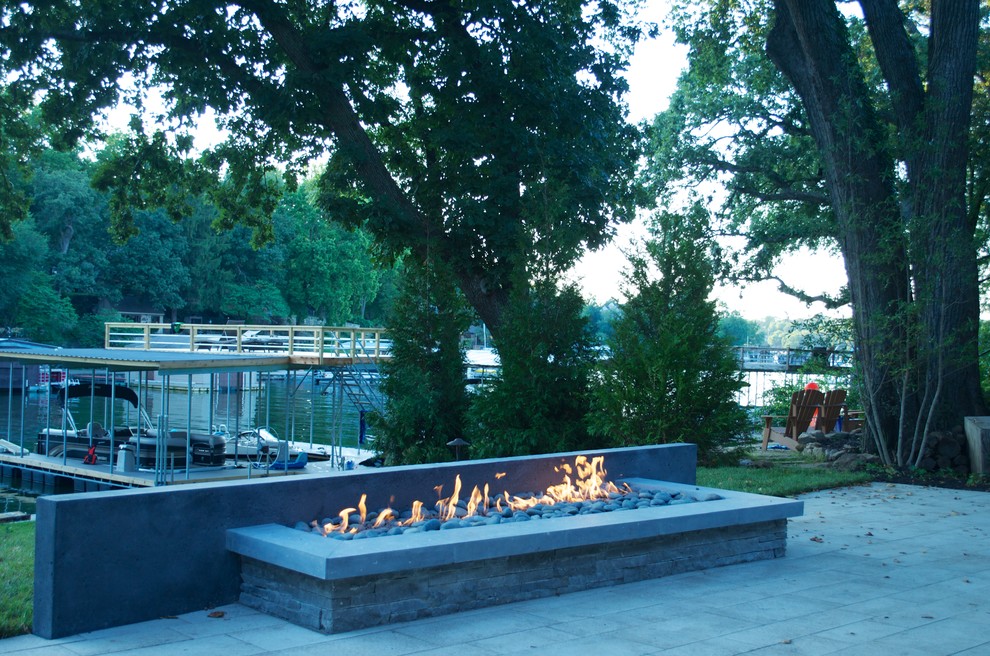 Photo of a modern patio in Kansas City.