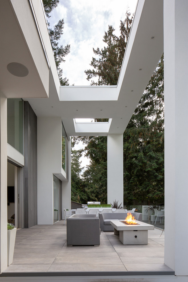 This is an example of a modern patio in Portland.