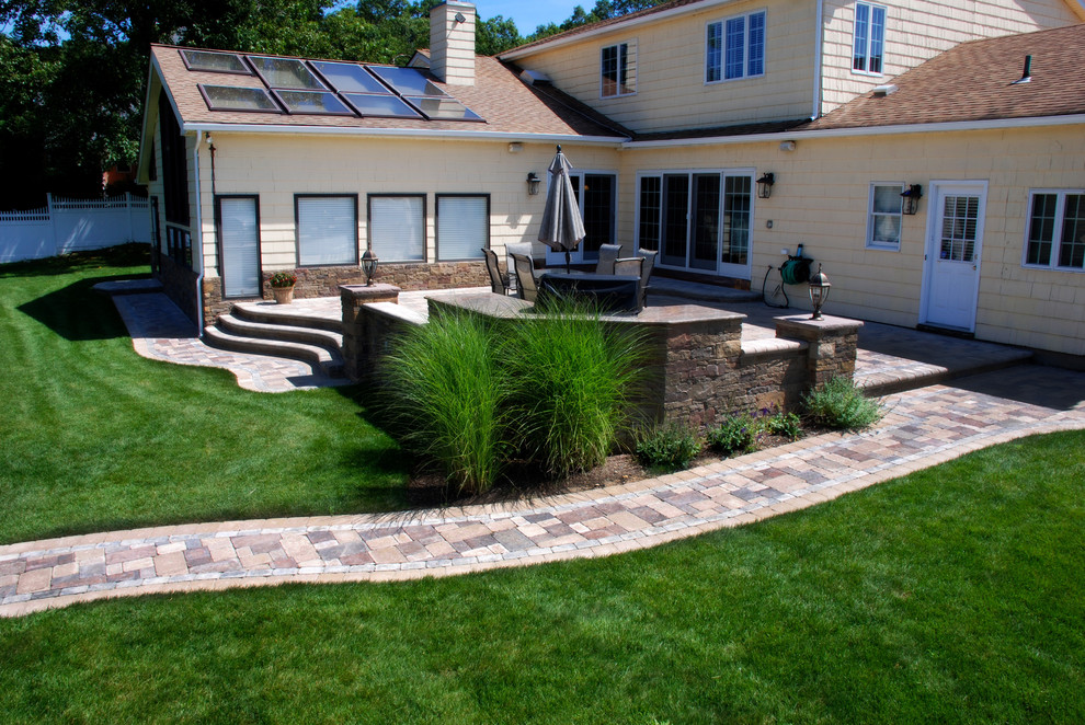Multilevel Entertaining. Woodbury, NY. Traditional Patio New York