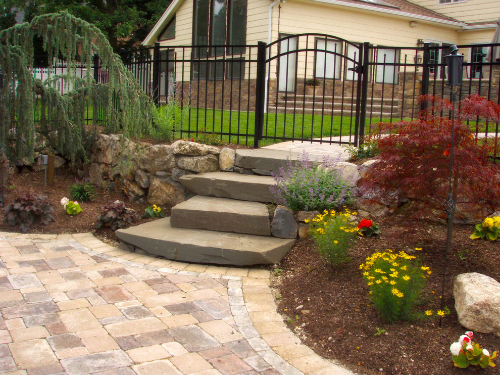 Multilevel Entertaining. Woodbury, NY. Unilock Brussels Block Pool