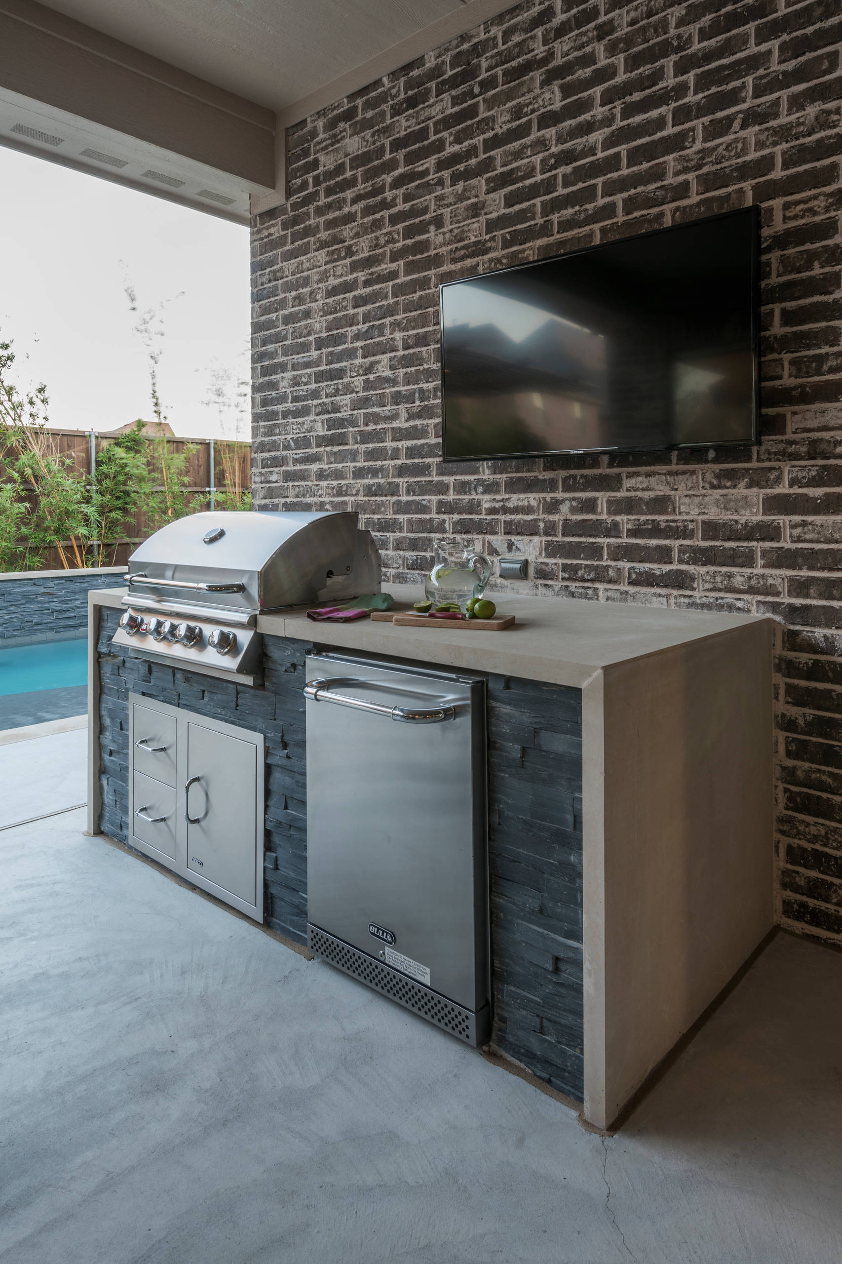 20 Small Outdoor Kitchen Ideas You'll Love   June, 20   Houzz