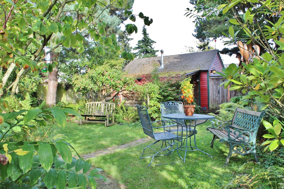 Example of an eclectic patio design in Seattle with no cover