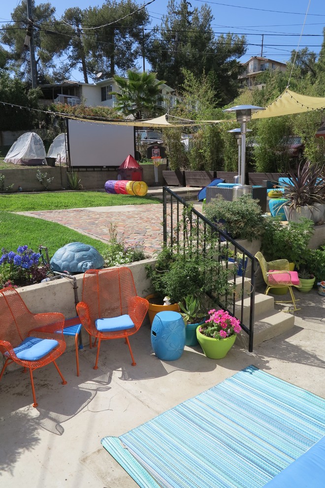 Design ideas for an eclectic patio in Los Angeles.