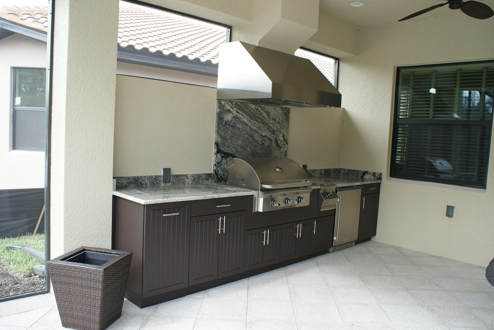 Naples Outdoor Kitchen - By: OKDC - Moderne - Terrasse et Patio - Miami ...