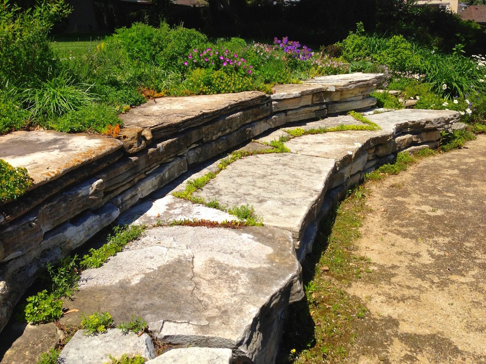 Modelo de patio bohemio grande con adoquines de piedra natural