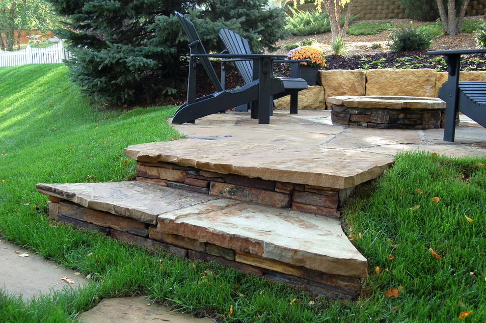 Natural stone patio & walls Traditional Patio Minneapolis by