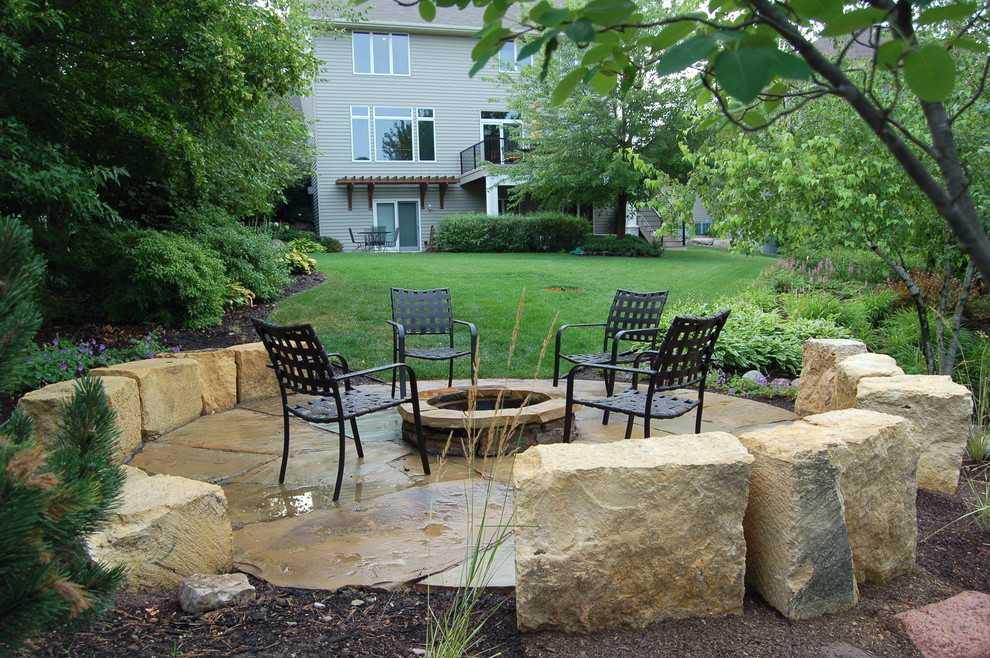 Natural stone patio & walls Traditional Patio Minneapolis by