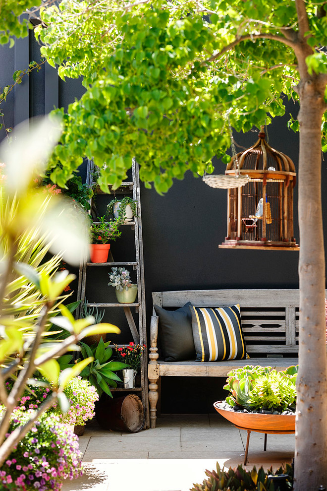 Inspiration for a contemporary patio in Perth.