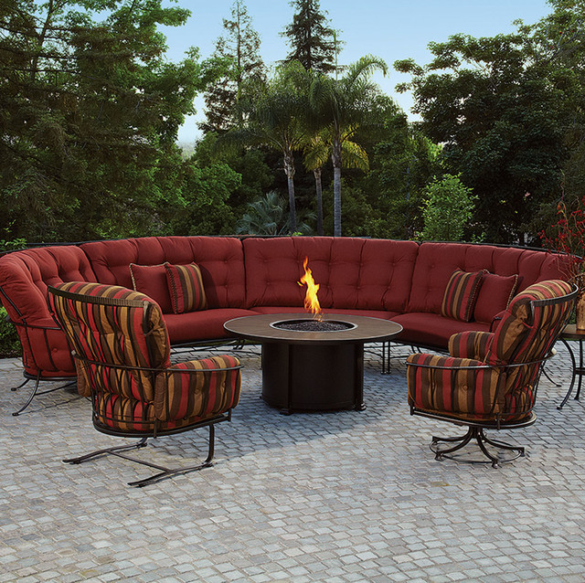 O.W. Lee Monterra Sectional Set Traditional Courtyard Los Angeles
