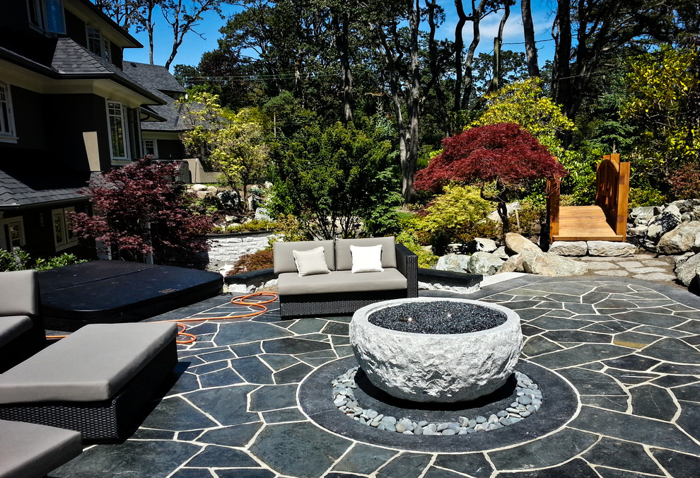 Example of a trendy patio design in Vancouver