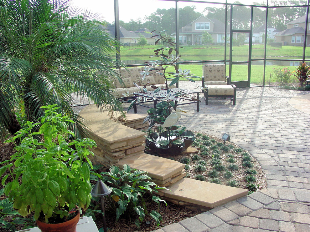 Inspiration for a modern patio remodel in Jacksonville