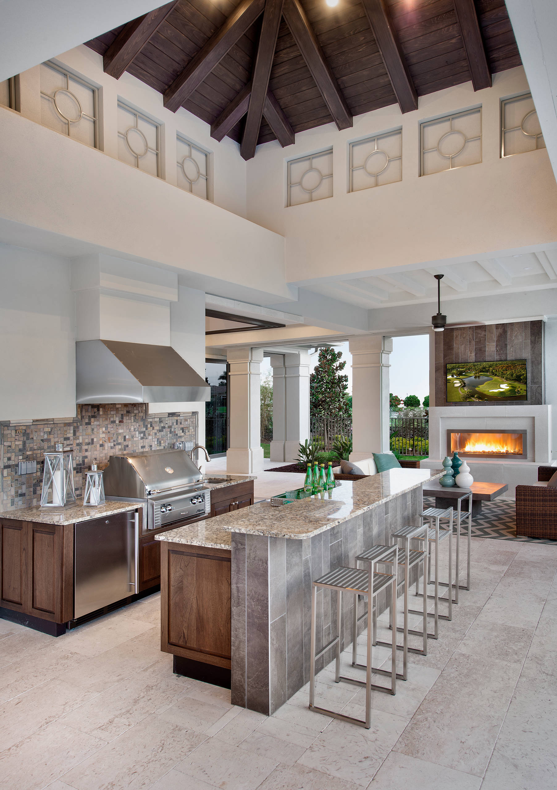 Kitchen with 2025 fireplace seating area