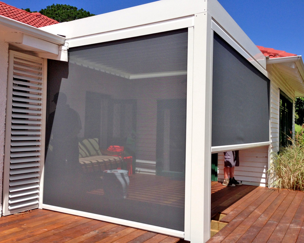 シドニーにある高級なコンテンポラリースタイルのおしゃれな前庭のテラスの写真