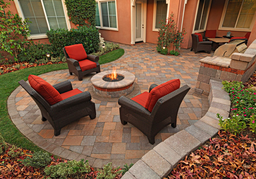 Inspiration for a modern patio remodel in Orange County