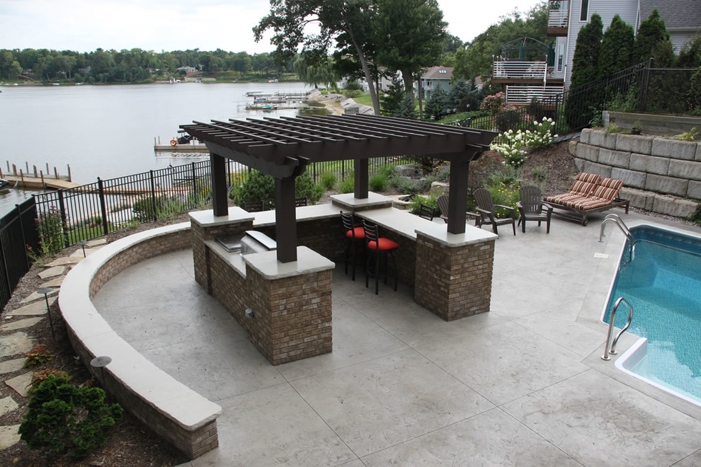 Traditional patio in Grand Rapids.