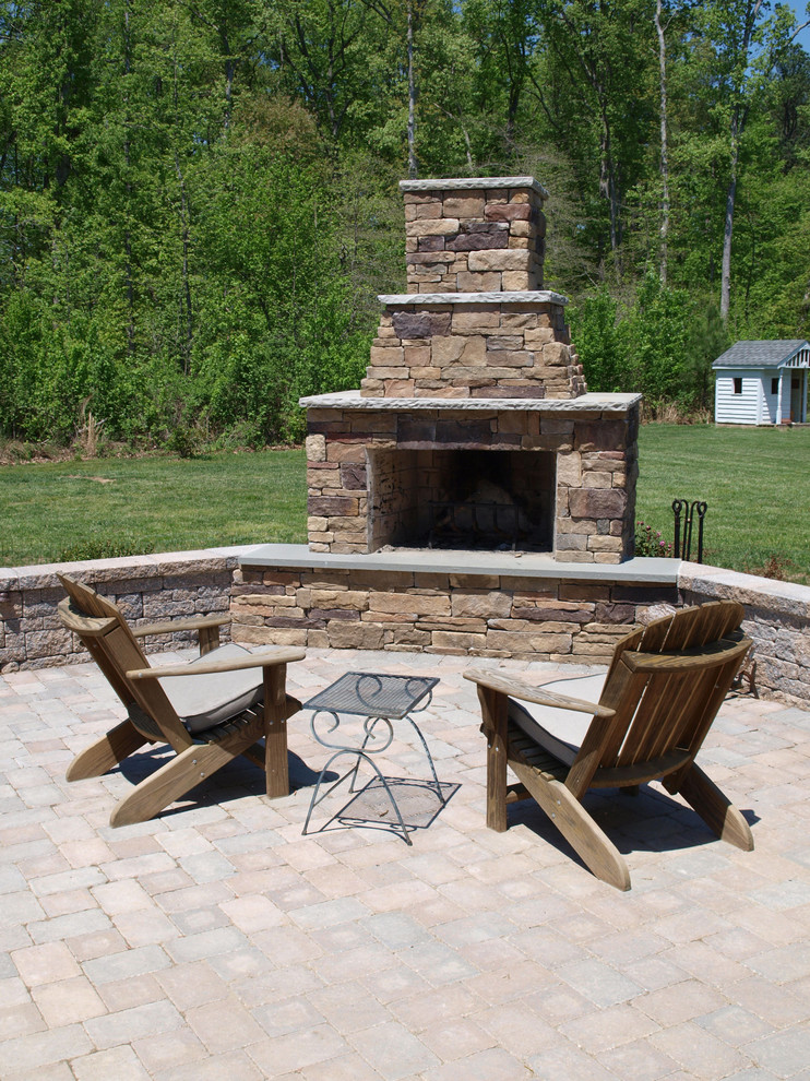 Outdoor fireplaces/ firepits - Traditional - Patio - Richmond - by ...