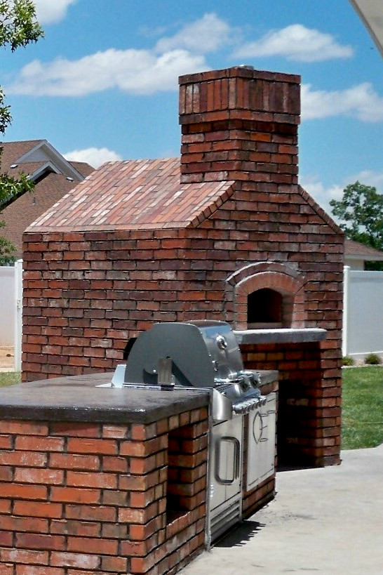 Outdoor Gable Roof Wood Fired Pizza Ovens Classique Terrasse et