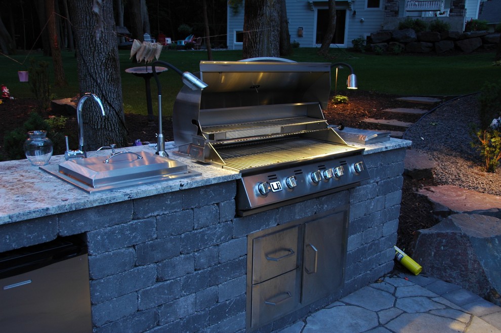 Outdoor grill/bar locations Traditional Patio Minneapolis by