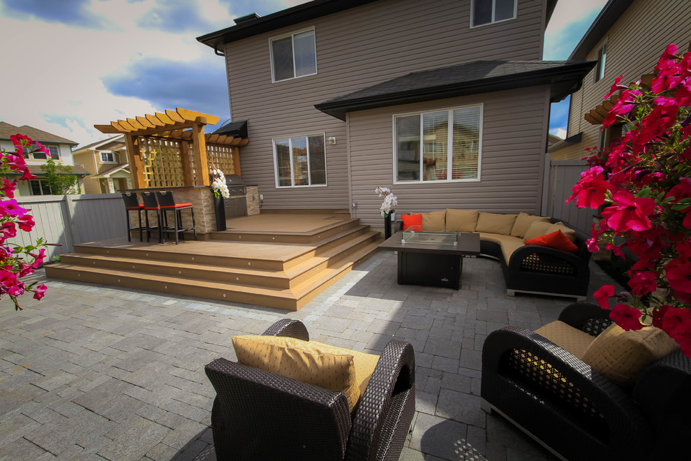 Outdoor Kitchen, Deck, & Patio retreat Contemporary Patio