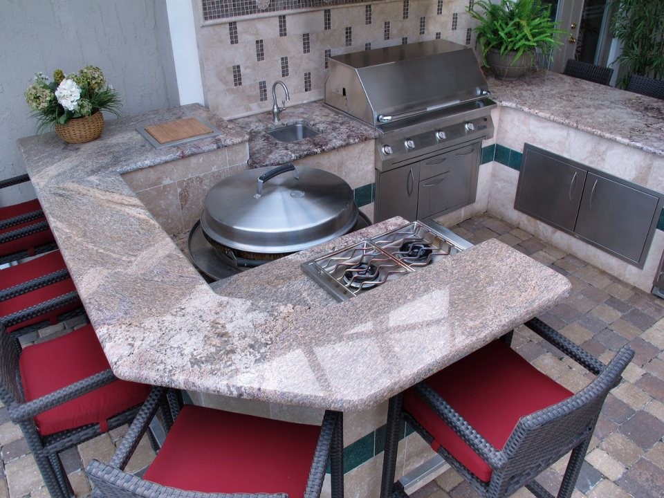 Outdoor Kitchen Installations with Evo Circular Cooktop Traditional