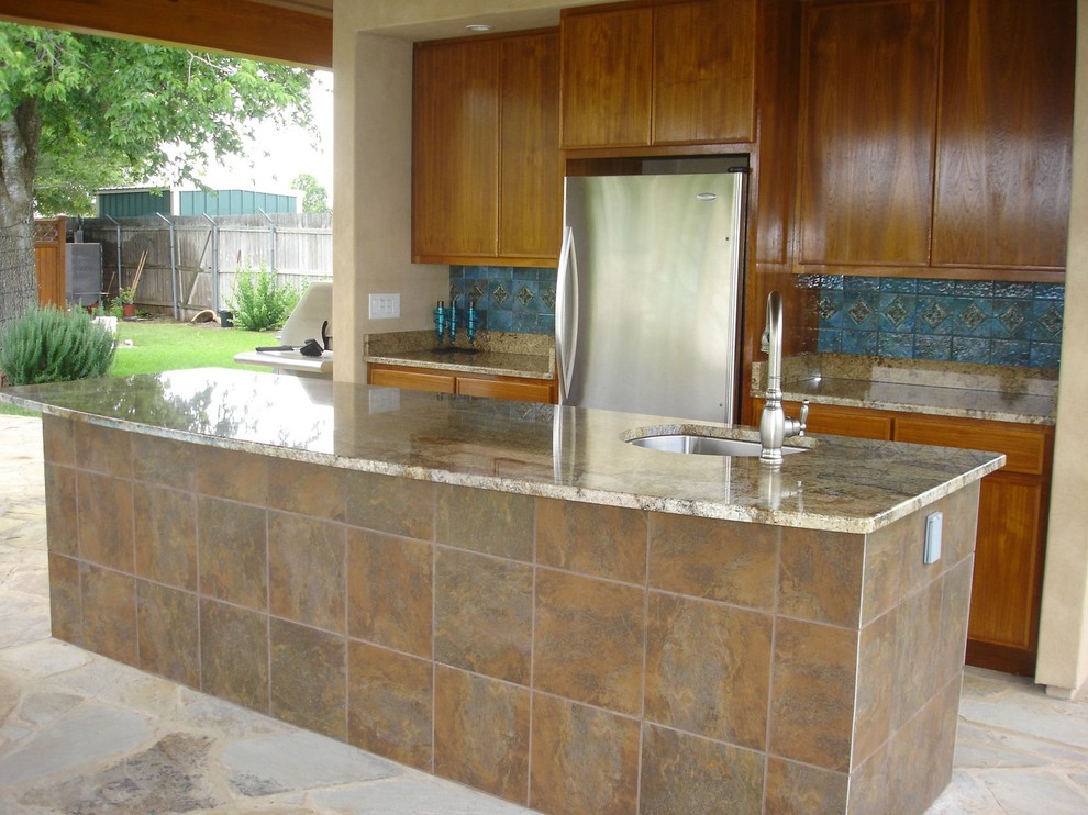 Island style patio photo in Austin