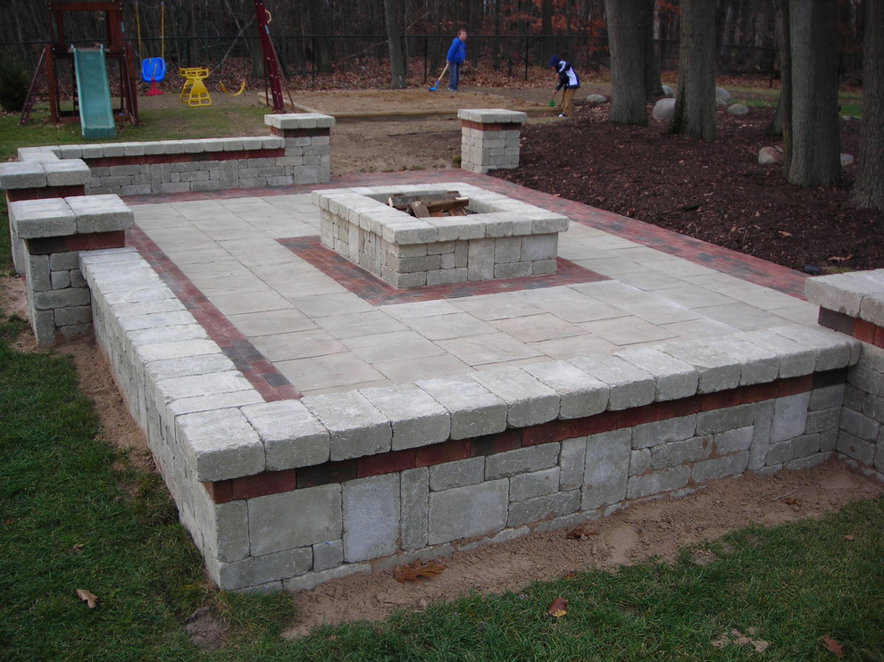Inspiration for a timeless patio remodel in Grand Rapids