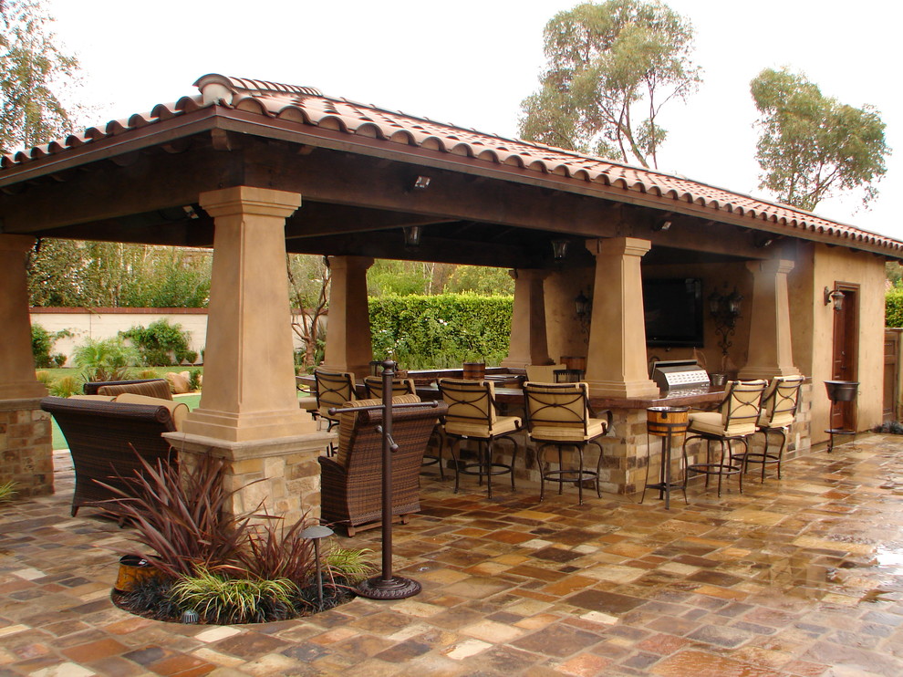 Outdoor Kitchens/BBQ's Tropical Patio Orange County by