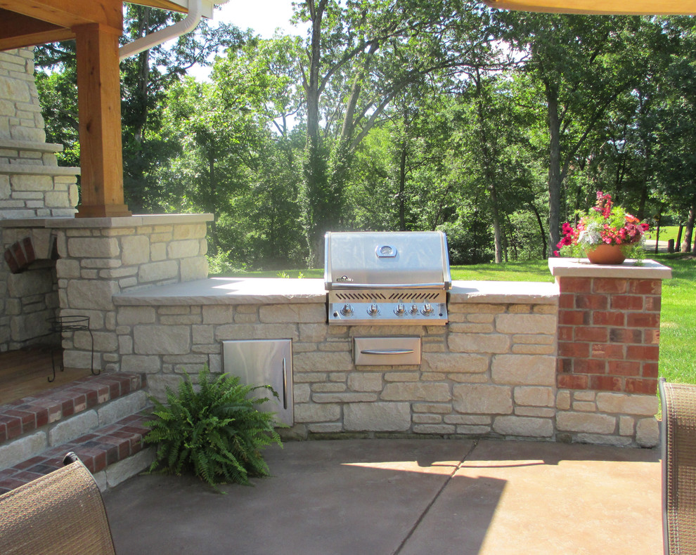 Outdoor Kitchens, Grills, and Refrigerators Traditional Patio St